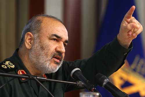 العميد سلامي: إيران تمكنت من خلال إمكانياتها أن تواجه الإستعمار