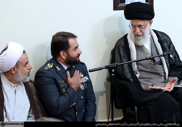 آیة الله خامنئی: اذا أقدم العدو علی أی هجوم ضد ایران سیتلقی ضربة قاطعة