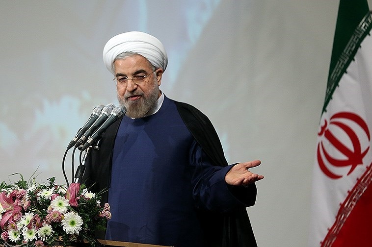 روحاني يؤكد أن السياحة أحد موارد تنمية البلاد وتطويرها وأنها يمكن أن توفر فرص عمل للشباب