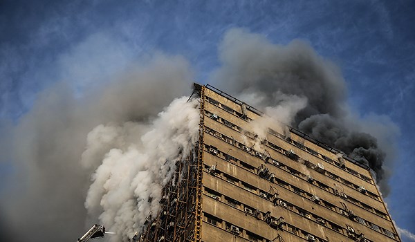 ايران تعلن الحداد العام يوم السبت بسبب حادث انهيار مبنى بلاسكو