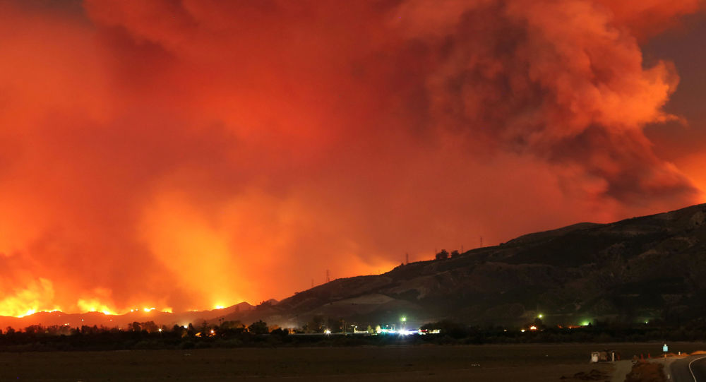 إجلاء 212 ألف شخص بسبب اشتداد حرائق الغابات في كاليفورنيا