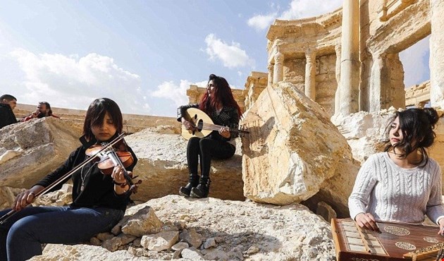 في تدمر نور الموسيقى أقوى من ظلام داعش