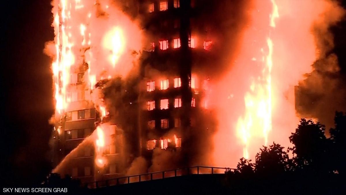 حريق هائل في برج مكون من 27 طابقا غربي لندن مباشر