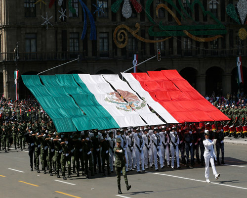 المكسيك تحتفل بمرور 207 أعوام على استقلال البلاد+ الصور