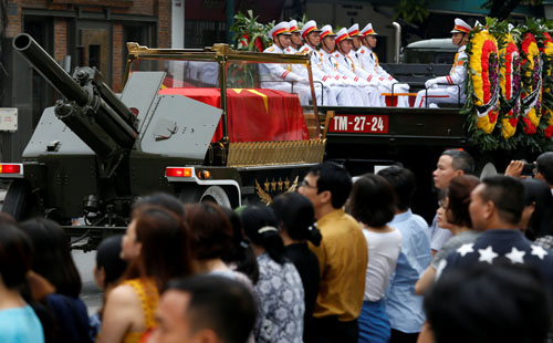 صور.. فيتنام تودع الرئيس تران داى كوانج فى جنازة عسكرية