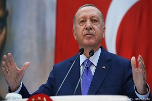 أردوغان يدعو القوى العالمية لاستخراج النفط السوري وإنفاق عائداته على توطين اللاجئين شمال سوريا