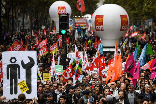 French government employees protest to labor reforms