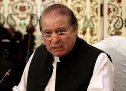 Ousted Pakistani prime minister Nawaz Sharif returns to face trial