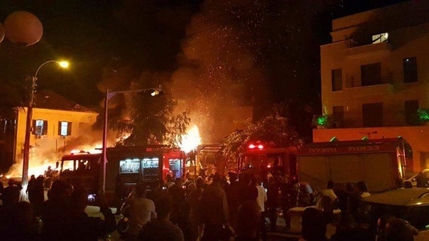 Explosion shakes Tel Aviv