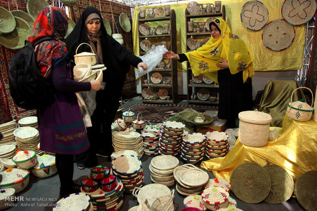 Int’l handicraft expo in Tehran in photos