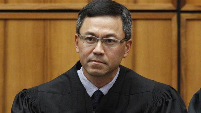 Hawaii judge extends order blocking Trump's Muslim ban