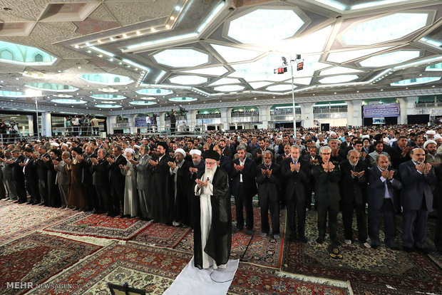 Eid al-Fitr prayer led by Ayatollah Khamenei in Tehran