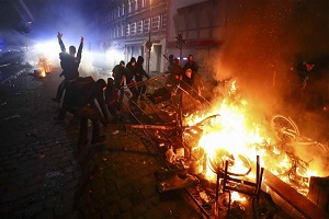 200 protesters, officers injured in violent anti-G20 rallies in Germany