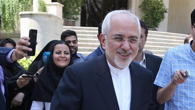 Iran’s top priority is to promote ties with neighbors, says Zarif