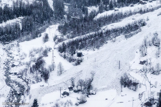 Swiss authorities evacuate town after part of glacier breaks off