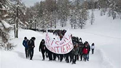Italian activists march in solidarity with refugees