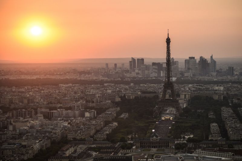 Strike over long lines shuts Eiffel Tower for second day