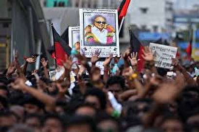 Two die in stampede at funeral of Indian Tamil leader