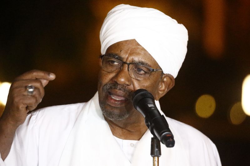 Crowds back Bashir at Sudan rally ahead of rival protest