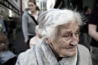 Hormone therapy linked to increased Alzheimer's risk