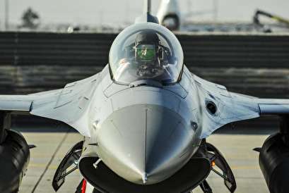 Raytheon nabs $70.5M for F-16 center display engineering services