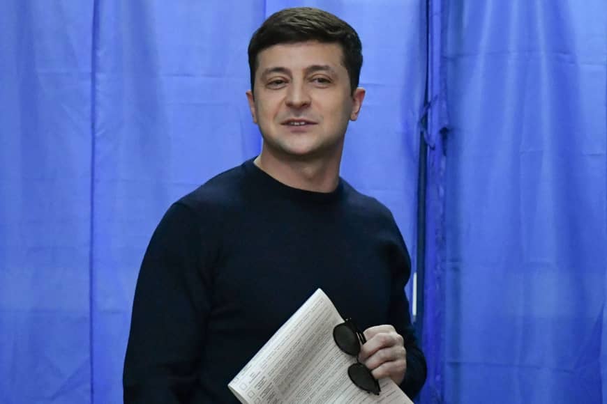 Ukrainians vote to elect comedian as president