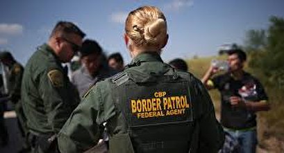 US Border Patrol agents give tours of troubled crossing area