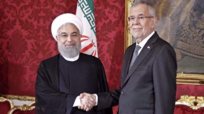 Iran expects Europe’s new initiative for lifting of US sanctions, Rouhani tells Austrian president
