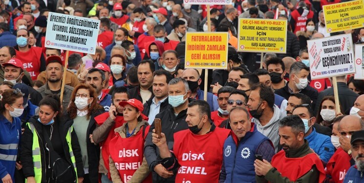 Widespread demonstrations by Turkish workers against inflation