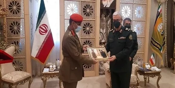 Iran, Oman Vow to Broaden Defense Cooperation