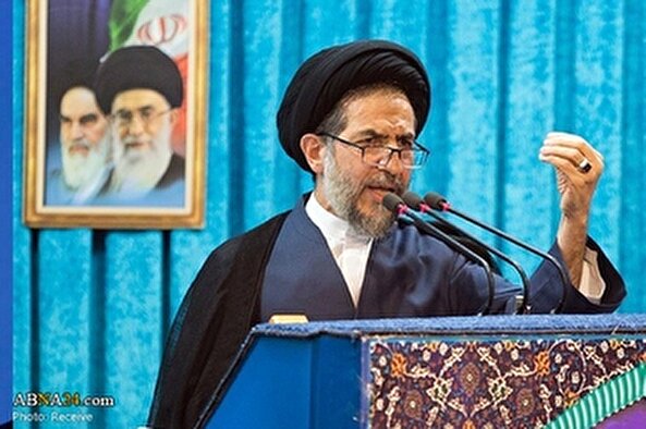Tehran Friday sermon: Wrong budget and banking system is the root of today's economic problems