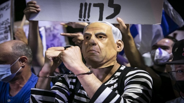 Anti-Netanyahu Protests for the last time before new Coalition
