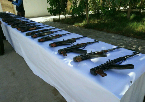 کشف دپو سلاح‌های گروهک جیش‌الظلم در جنوب سیستان و بلوچستان/ ۳۷ قبضه سلاح و یک توپ ضدهوایی در این عملیات اطلاعاتی کشف شد+تصاویر