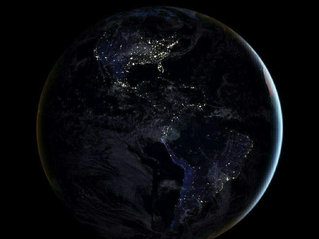 جذاب ترین عکس از کره زمین در شب
