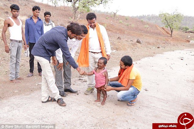 مرد هندی50 ساله؛ کوه غرور 29 اینچی +تصاویر