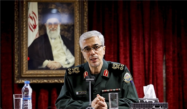 اللواء باقري يثمّن المواقف الثورية لقائد الجيش الإيراني