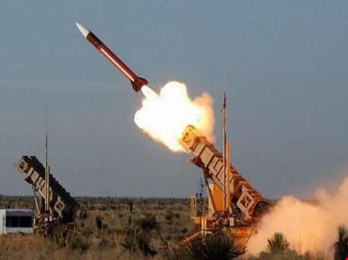 السعودية تعترض صاروخا بالستيا یمني شرقي الرياض