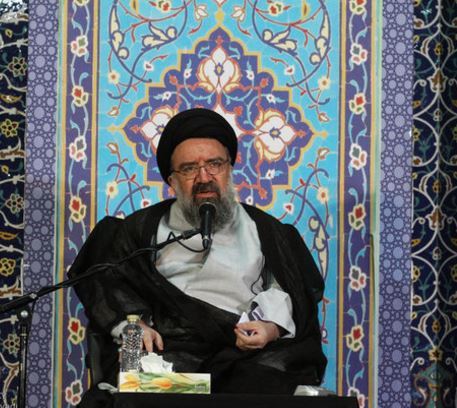 آية الله خاتمي: العناصر المعادية للثورة بصدد استغلال موجة الاحتجاجات