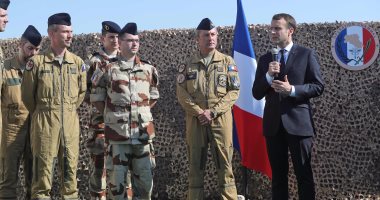 الرئيس الفرنسى يزور أكبر قاعدة عسكرية أمريكية فى الشرق الأوسط بقطر