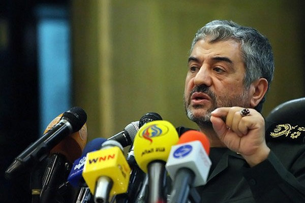 قائد الحرس الثوري : تهديد ايران يضر بمصلحة امريكا