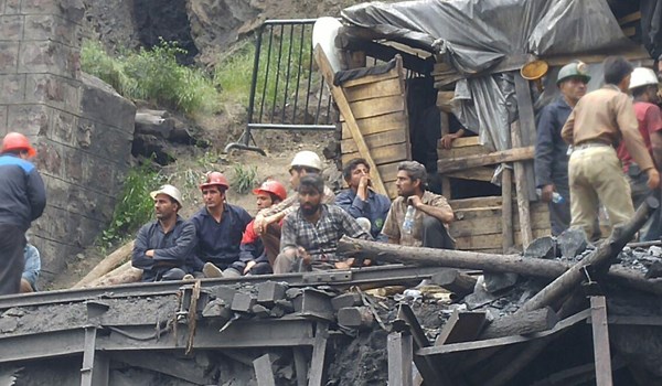 مسؤول: نبحث عن جثث 13 عاملا تحت انقاض منجم كلستان