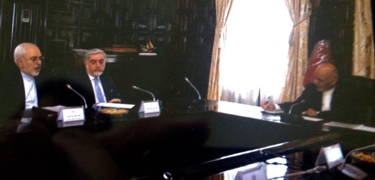 ظريف يلتقي الرئيس الافغاني في كابل