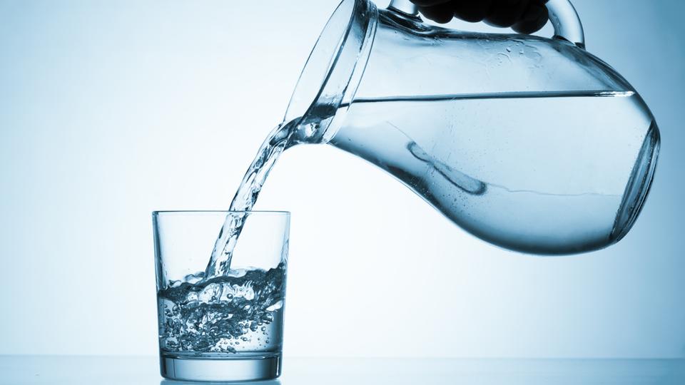 تعرف على 9 فوائد مدهشة لشرب الماء الدافئ