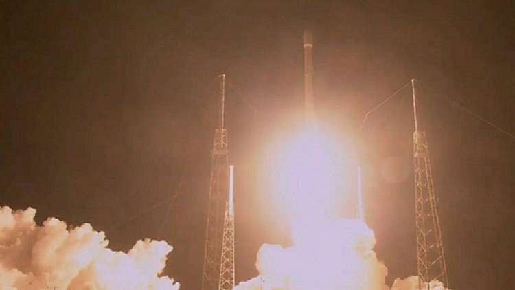 سبيس إكس تطلق 10 أقمار اصطناعية وتفشل في إعادة الصاروخ
