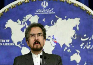 الخارجية الإيرانية: ولايتي يتوجه إلى موسكو ويحمل رسالة من قائد الثورة إلى بوتين