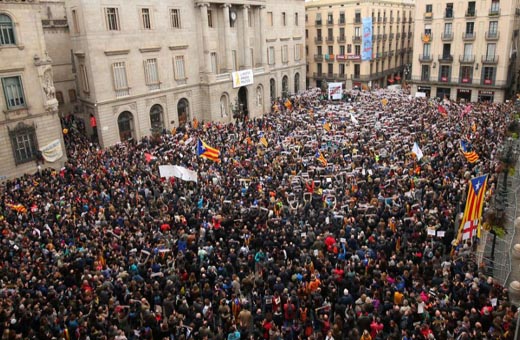 احتجاجات حاشدة فى شوارع برشلونة