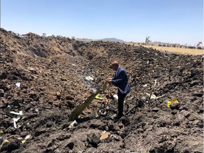 صورة أولية من موقع تحطم طائرة “بوينغ” الإثيوبية