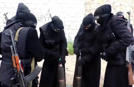 نساء 'داعش' سيجعلون الدم للرَُكب