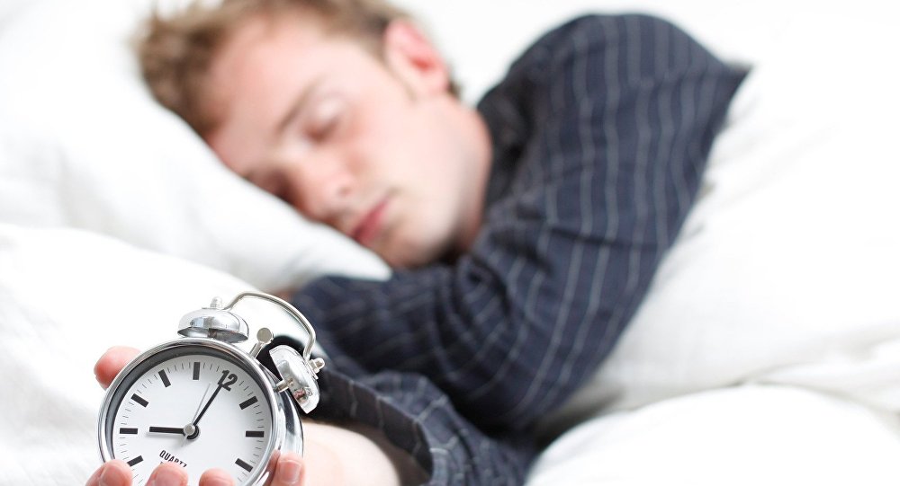 6 أشياء يجب التخلص منها قبل النوم لتجنب الضرر
