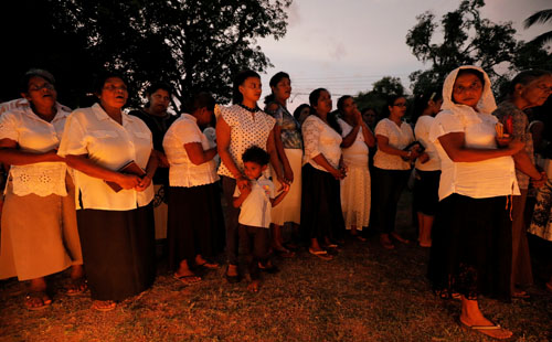صور.. تأبين ضحايا سريلانكا بعد مرور شهر من أحداث الأحد الدامى